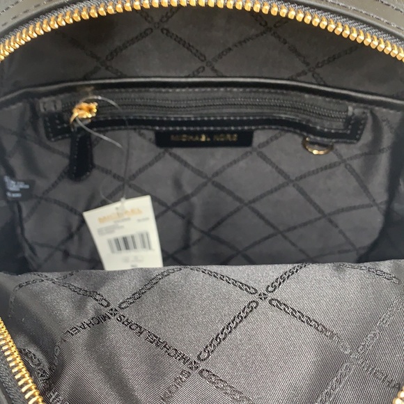 MICHAEL KORS VALERIE MEDIUM PEBBLED LEATHER BACKPACK BLACK COLOR - Picture 12 of 15